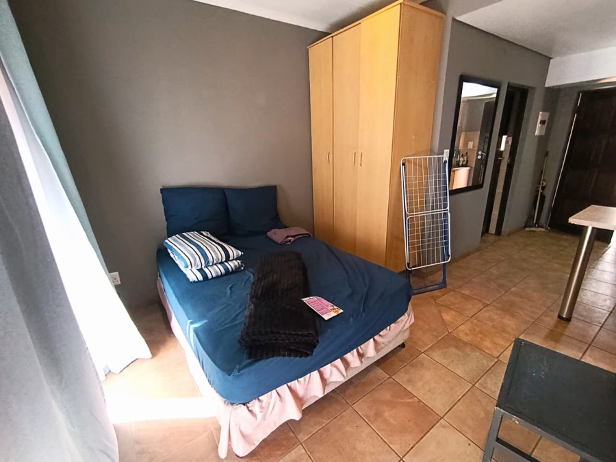 1 Bedroom Property for Sale in Vredenhof Sh Free State